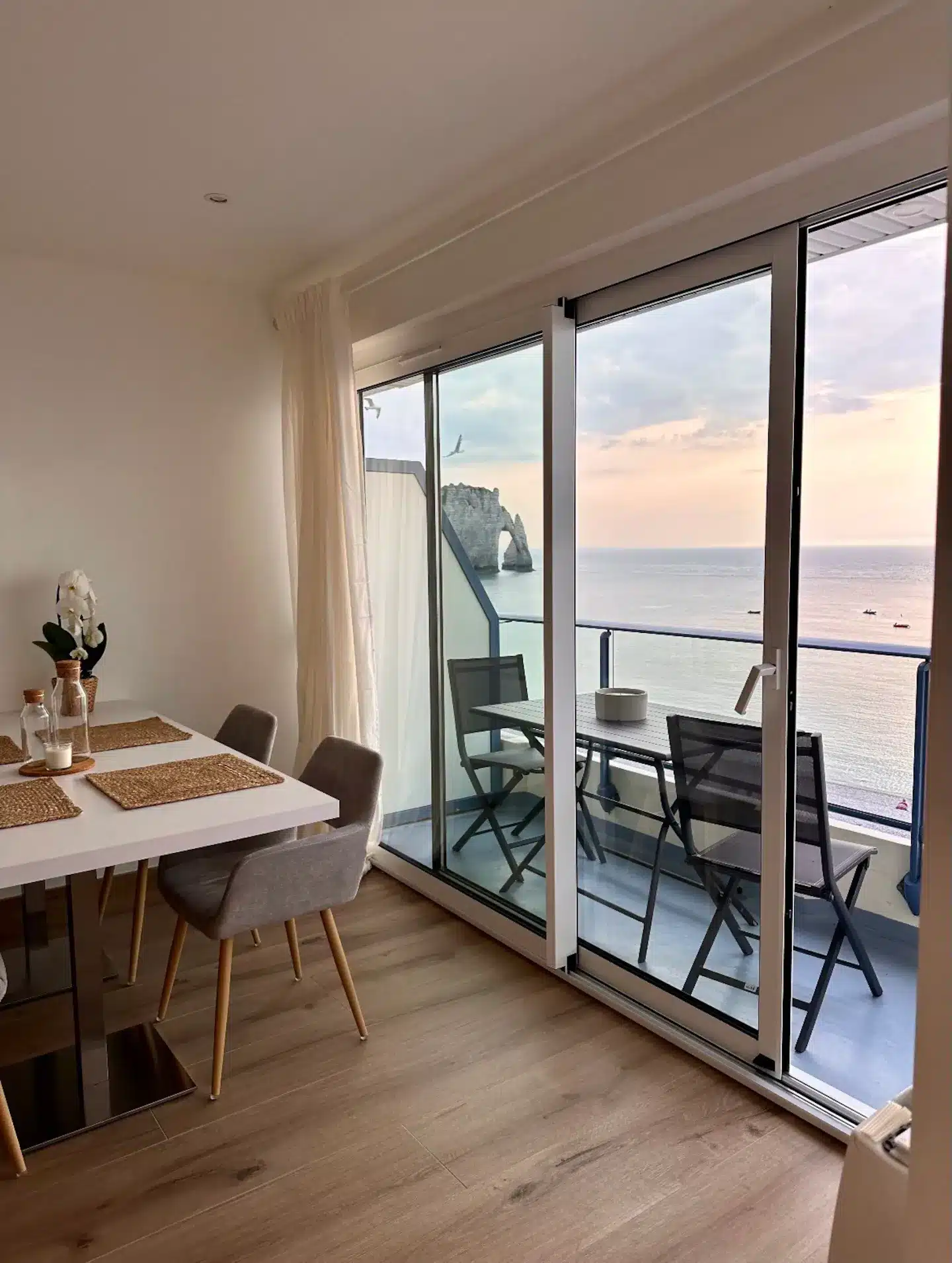 tendances été 2024 airbnb logement bord de mer